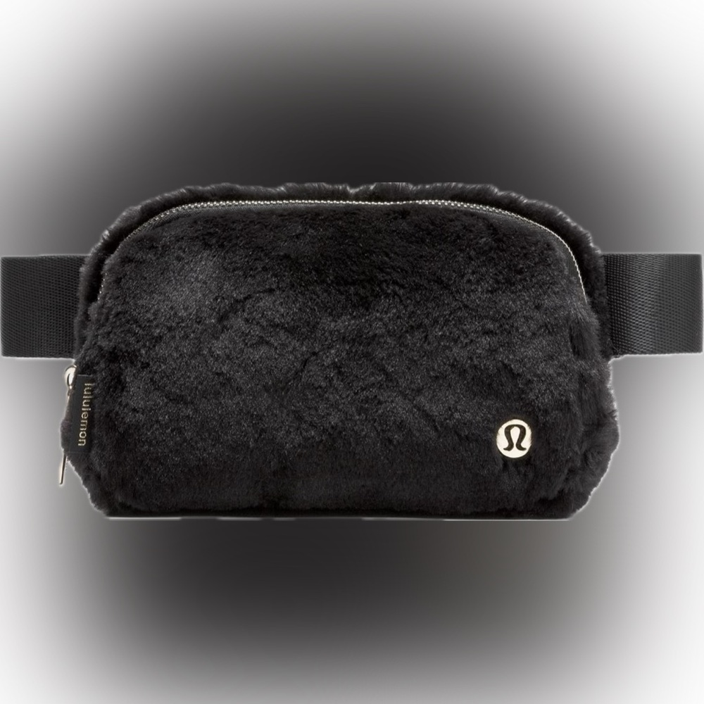 🖤Lululemon Everywhere Belt Bag Plush Fleece – Black/Gold NWT